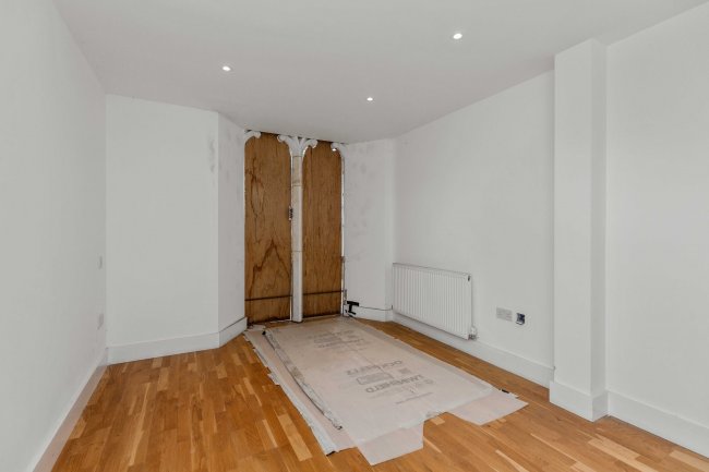 The Chapel, Reigate Road, Leatherhead, Surrey KT22 8RA 9