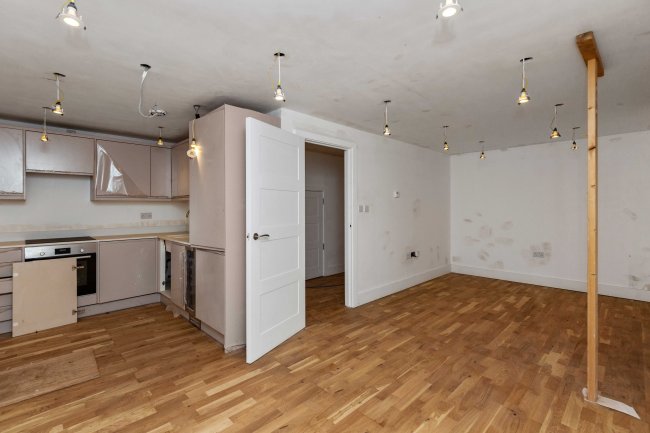 The Chapel, Reigate Road, Leatherhead, Surrey KT22 8RA 9