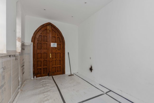 The Chapel, Reigate Road, Leatherhead, Surrey KT22 8RA 9