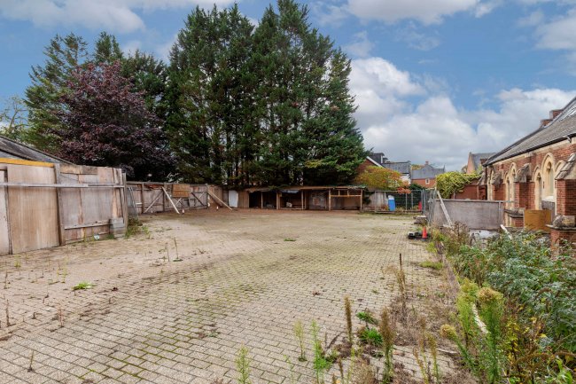 The Chapel, Reigate Road, Leatherhead, Surrey KT22 8RA 9