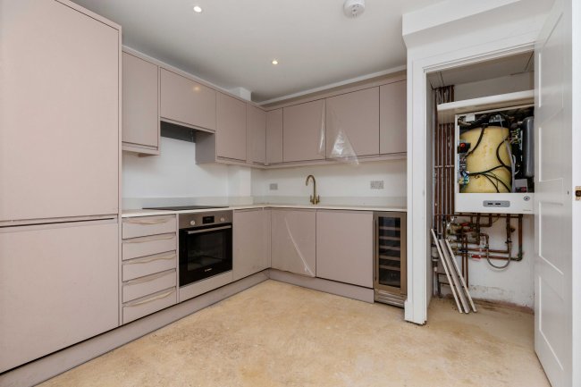The Chapel, Reigate Road, Leatherhead, Surrey KT22 8RA 9