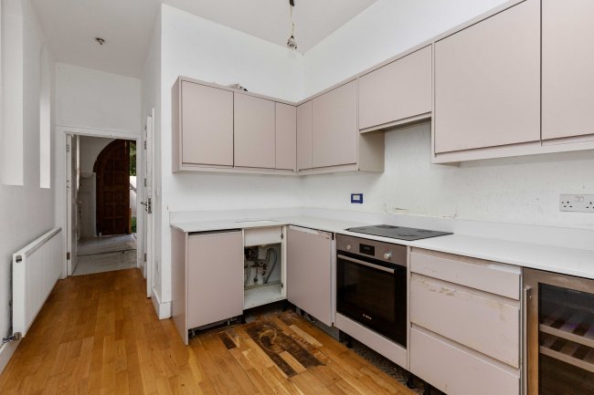 The Chapel, Reigate Road, Leatherhead, Surrey KT22 8RA 9