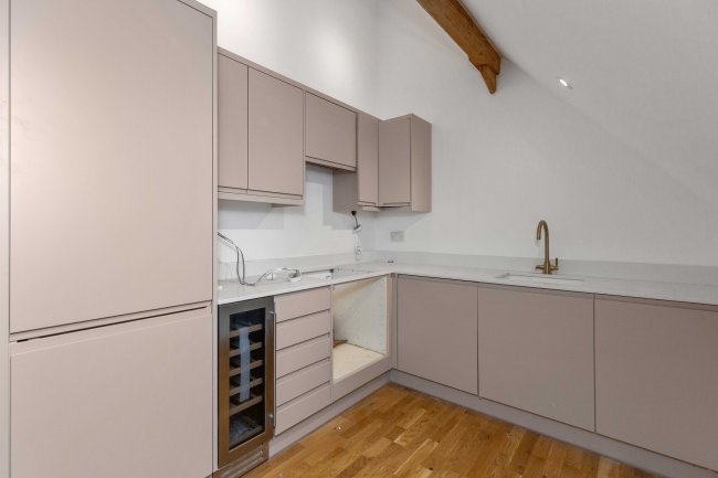 The Chapel, Reigate Road, Leatherhead, Surrey KT22 8RA 9