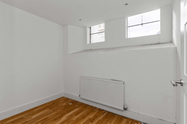 The Chapel, Reigate Road, Leatherhead, Surrey KT22 8RA 9