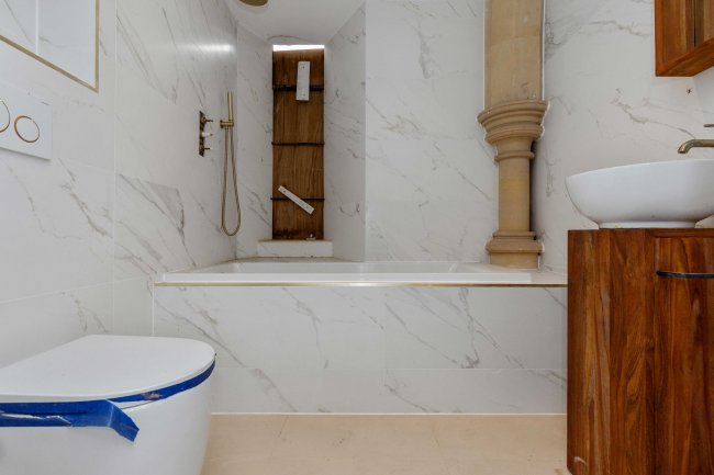 The Chapel, Reigate Road, Leatherhead, Surrey KT22 8RA 9