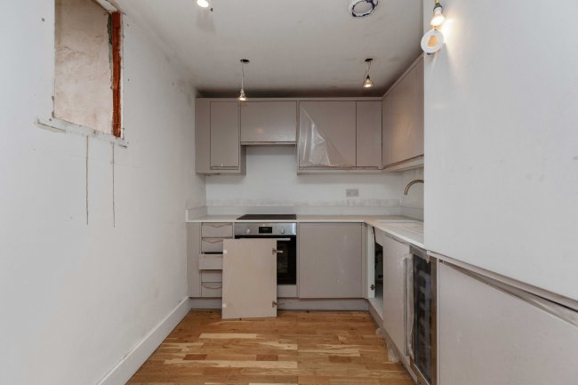 The Chapel, Reigate Road, Leatherhead, Surrey KT22 8RA 9