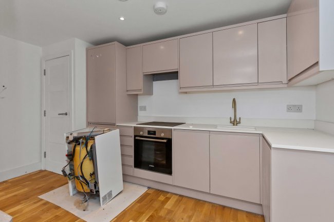 The Chapel, Reigate Road, Leatherhead, Surrey KT22 8RA 9