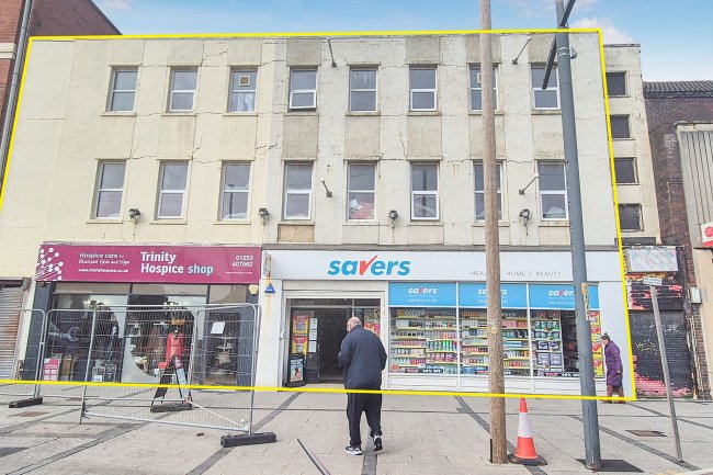 32 Waterloo Road, Blackpool FY4 1AB 5