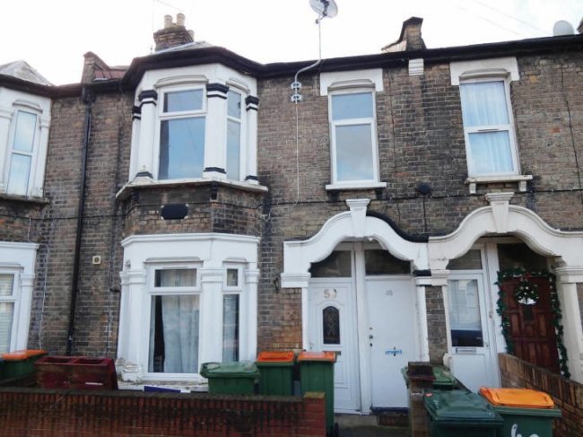 48 Ling Road, Canning Town, London E16 4AL 3