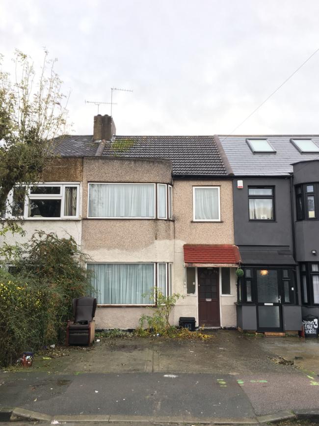 299 Roding Lane North, Woodford Green, Essex IG8 8LH 6