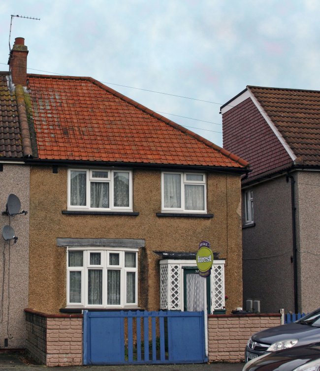 32 Vernon Road, Feltham, Middlesex TW13 4LH 2