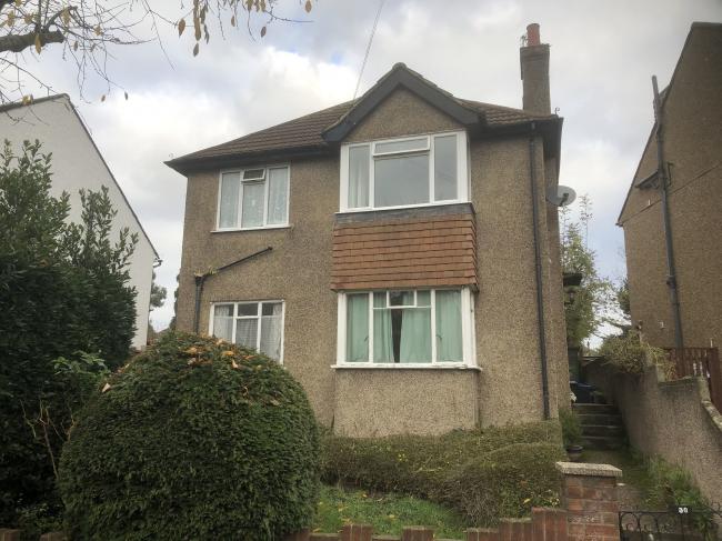 32 Waddon Park Avenue, Croydon, Surrey CR0 4LU 9
