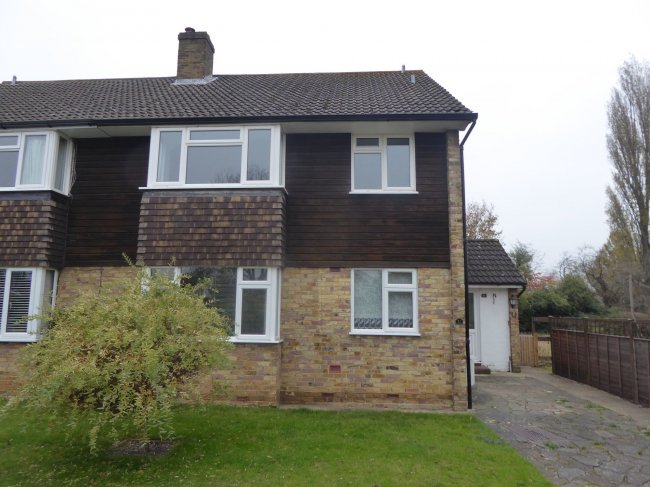 11 Winchstone Close, Shepperton, Middlesex TW17 0JY 5