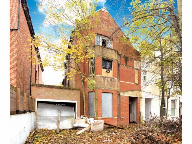 4 Elers Road, Ealing, London W13 9QD 8