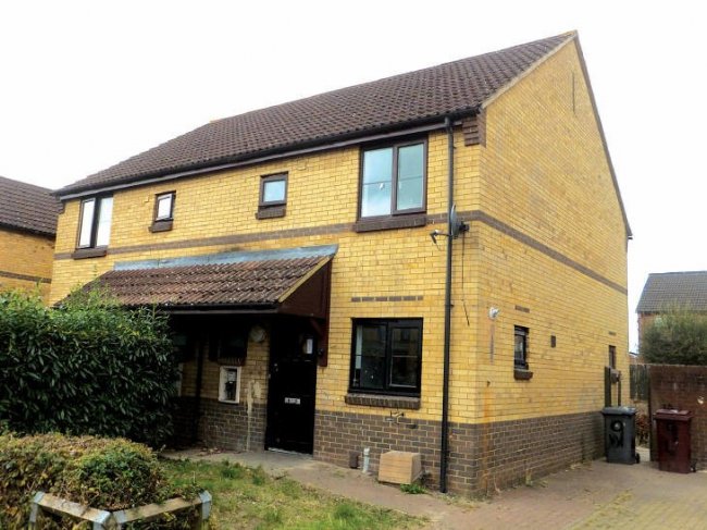 9 Rhine Close, Reading, Berkshire RG4 5LR 
 9