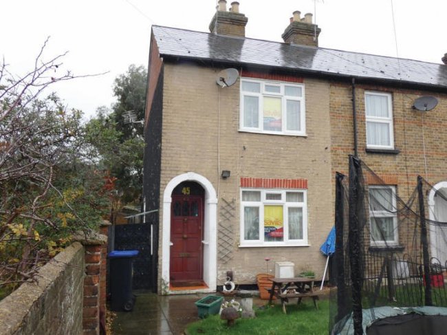 45 Lent Rise Road, Burnham, Slough, Berkshire SL1 7NY 2