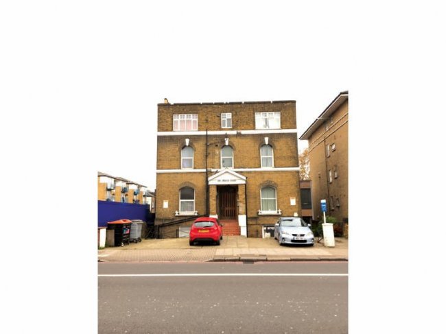 1 Manor Court, Seven Sisters Road, Finsbury Park, London N4 2PW 7