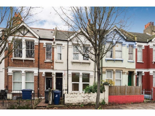 19 Winchester Street, Acton, London W3 8PA 6