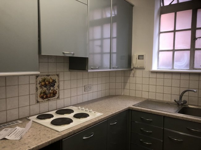 12 Britten House, Britten Street, Chelsea, London SW3 3UB 7