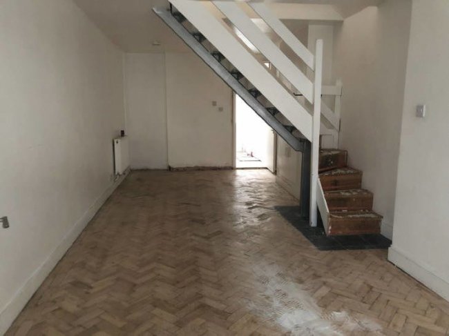 105A Durban Road,
West Norwood, 
London
SE27 9RW 6