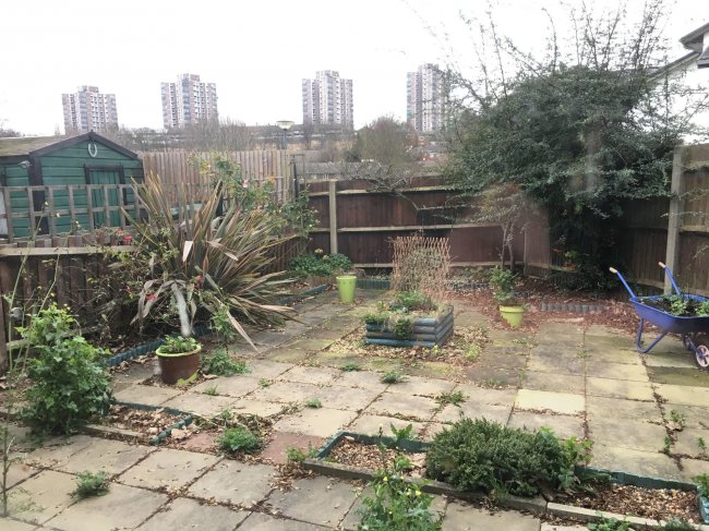 71 Prospect Vale,
Woolwich, 
London
SE18 5HT 10