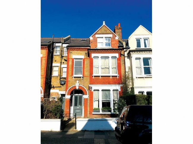 19C Thurleigh Road,
Balham,
London,
SW12 8UB 1