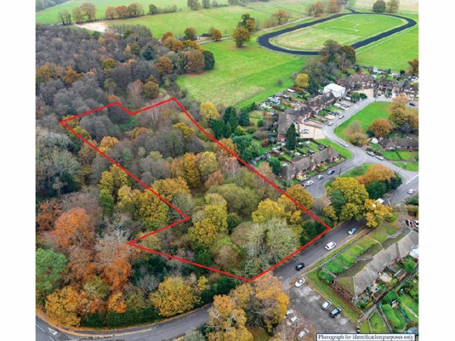 Land east side of Whitmore Lane,
Sunningdale,
Berkshire,
SL5 0NR 8