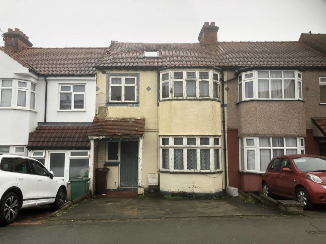 148 Malden Road,
Cheam,
Sutton,
Surrey,
SM3 8RA 1