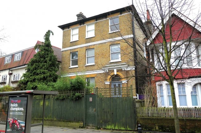 1B Priory Road,
Hornsey,
London,
N8 8LH
 7