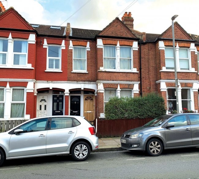 71 Bickley Street,
Tooting,
London,
SW17 9NF 4