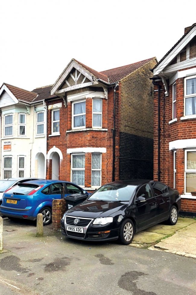 70 Wrexham Road,
Slough,
Berkshire,
SL1 1RN 10