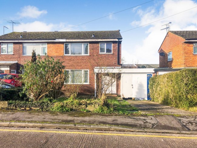 17 Bell Lane,
Princes Risborough,
Buckinghamshire,
HP27 0DD 3
