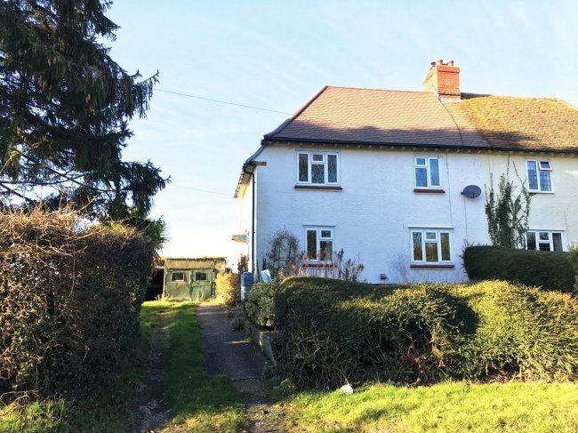 4 Mapleside,
Ginns Road
Stocking Pelham,
Buntingford,
Hertfordshire,
SG9 0HX 6