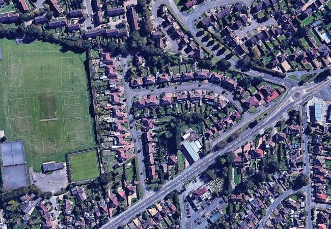 Land on the east side of Barton Road,
Luton,
Bedfordshire,
LU2 7AB 10