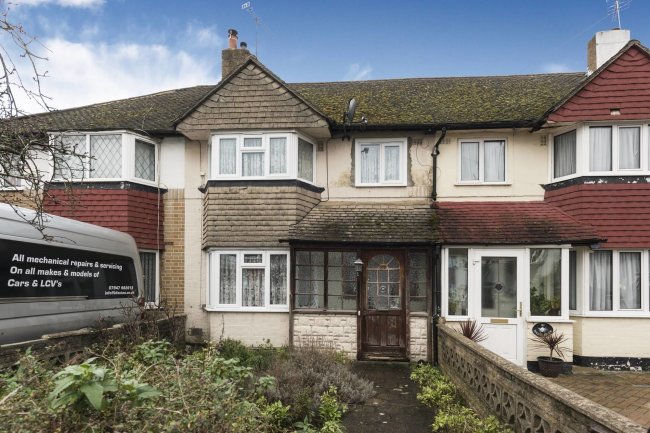 39 Ashridge Way
Sunbury-On-Thames
Middlesex
TW16 7SG 10