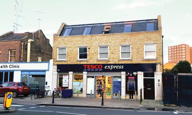 Flat 2,
280 Munster Road,
Fulham,
London,
SW6 6BQ 7