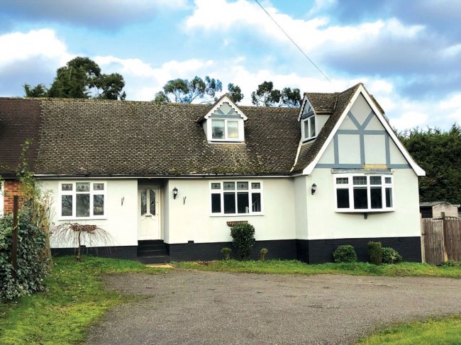 6 Claverhambury Road,
Waltham Abbey,
Essex,
EN9 2BL 6