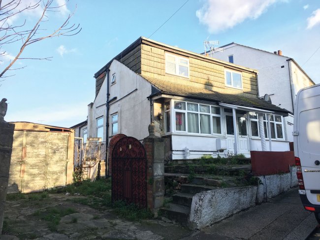 64 Aubrey Road,
Walthamstow,
London,
E17 4SL 9