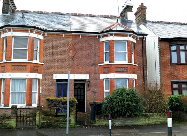 173 Union Street,
Dunstable,
Bedfordshire,
LU6 1HA 9