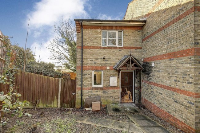 21 Water Mews,
Linden Grove,
Peckham,
London,
SE15 3LD 8