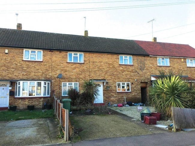 34 Cloudesley Road,
Erith,
Kent,
DA8 2DA 3