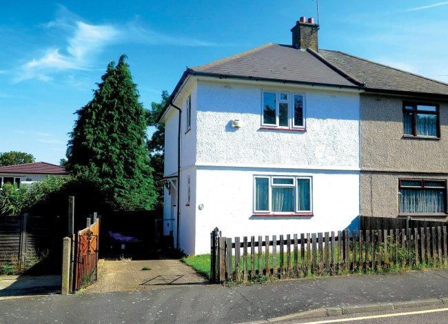 16 Valley Road,
Dartford,
Kent,
DA1 3PJ 9