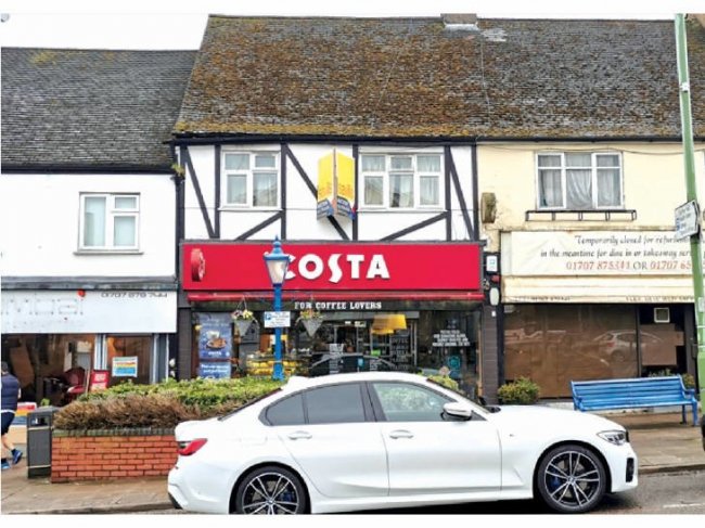 18/18A Station Road, Cuffley, Hertfordshire EN6 4HT 6