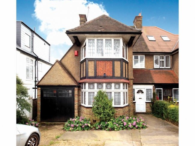 92 The Avenue, Queens Park, London NW6 7NN 9