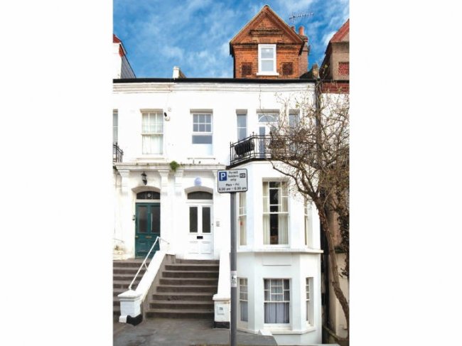 Raised Ground Floor Flat, 7 Hazelmere Road, Kilburn, London NW6 6PY 1