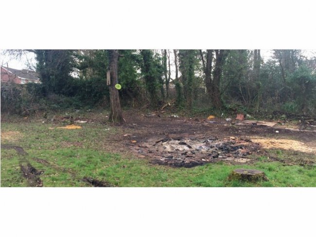 Garden Land site adjacent to 1 Canes Lane, Lindford, near Bordon, Hampshire GU35 0RP 4