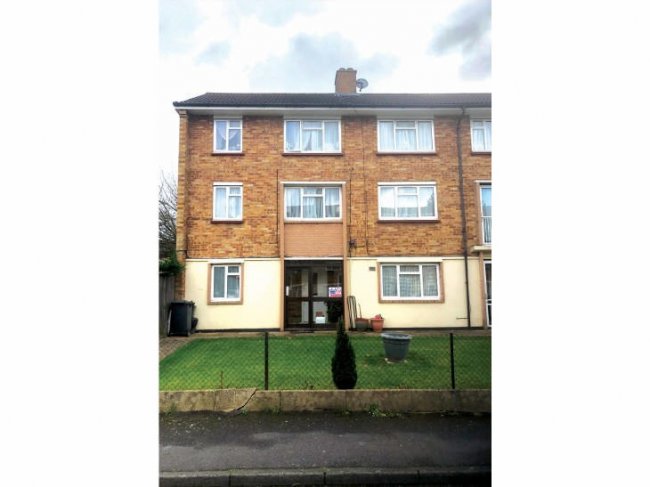 74 Wise Lane, West Drayton, Middlesex UB7 7EX 8