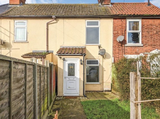 92 Exmouth Road, Great Yarmouth, Norfolk NR30 3DN 1