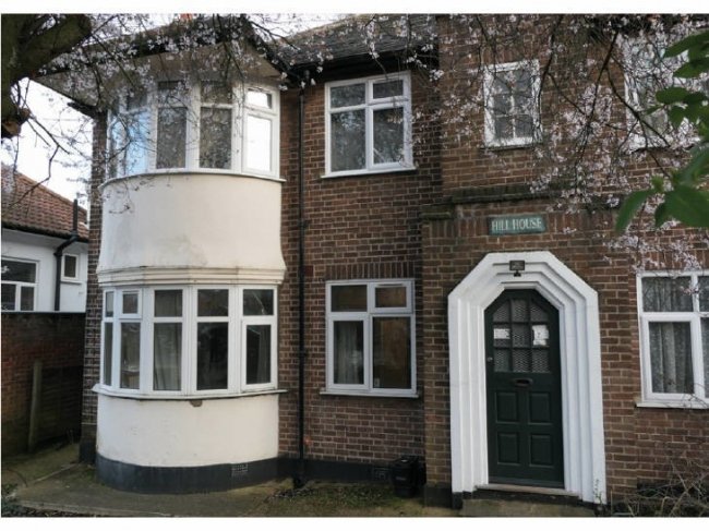 4 Hill House, Cavendish Avenue, Harrow, Middlesex HA1 3RD 10