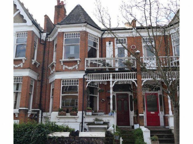 28C Roseberry Gardens, London N8 8SH 4